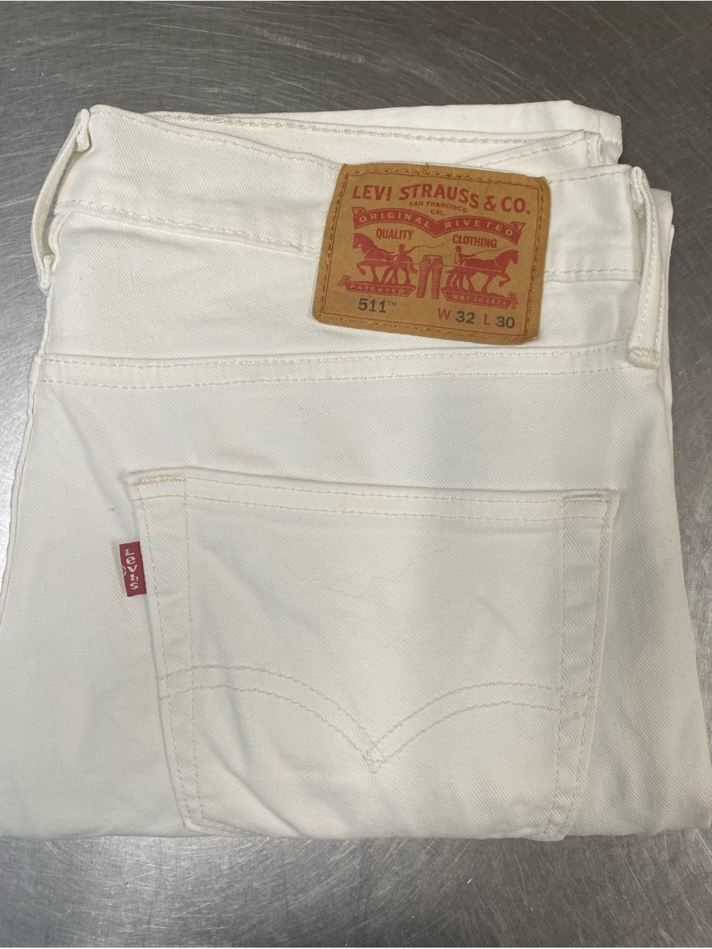 Levi's Slim Straight Jeans Sz W32 L30 - White with Tan Patch